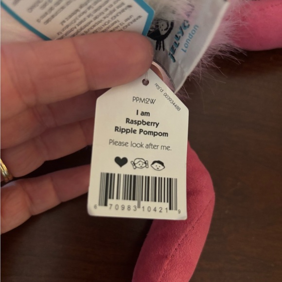NWT Jellycat London “ I am Raspberry
Ripple Pompom” - Picture 6 of 6